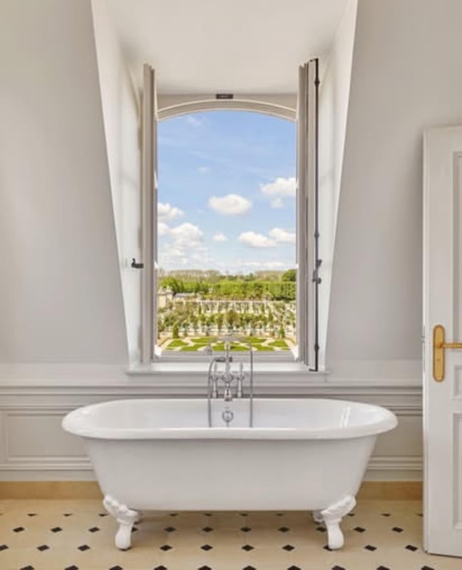 Airelles Chateau Versalle