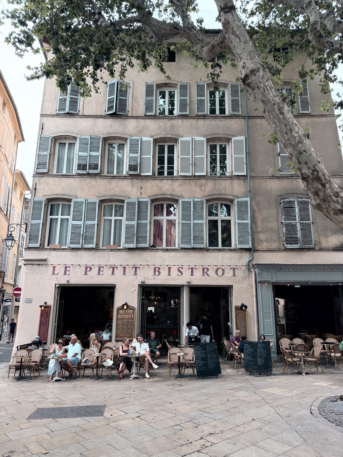 Le Petit Bistrot Place Richelme