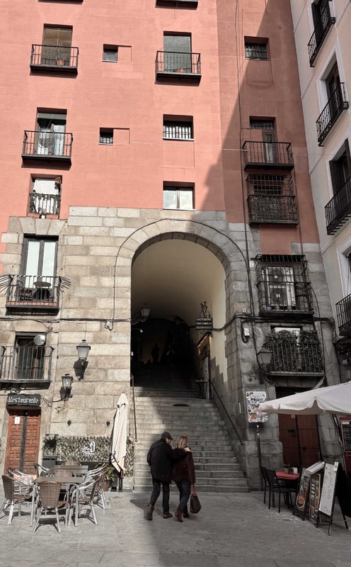 Puerta de Cuchilleros