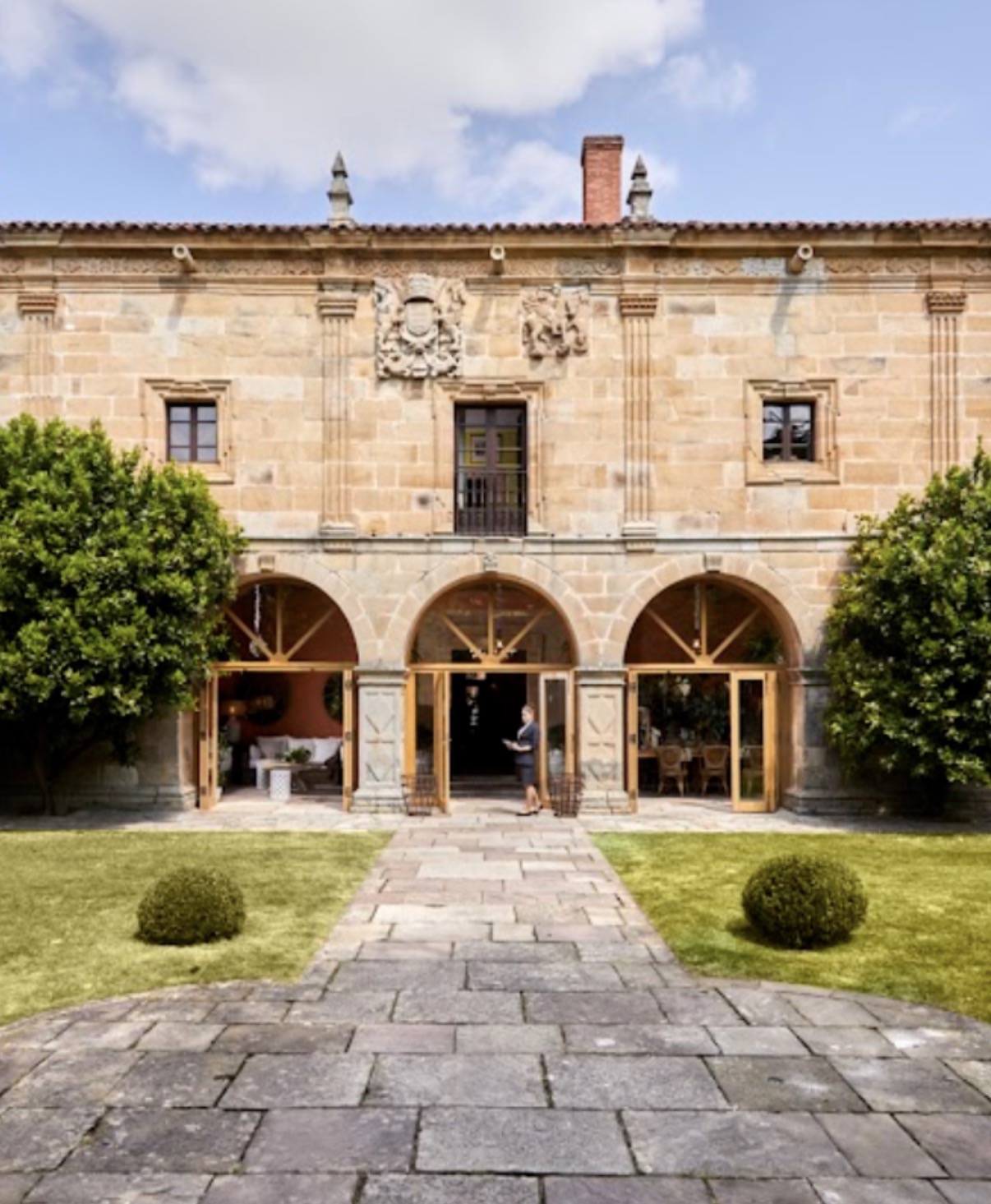 Helguera Palacio Boutique Antique
